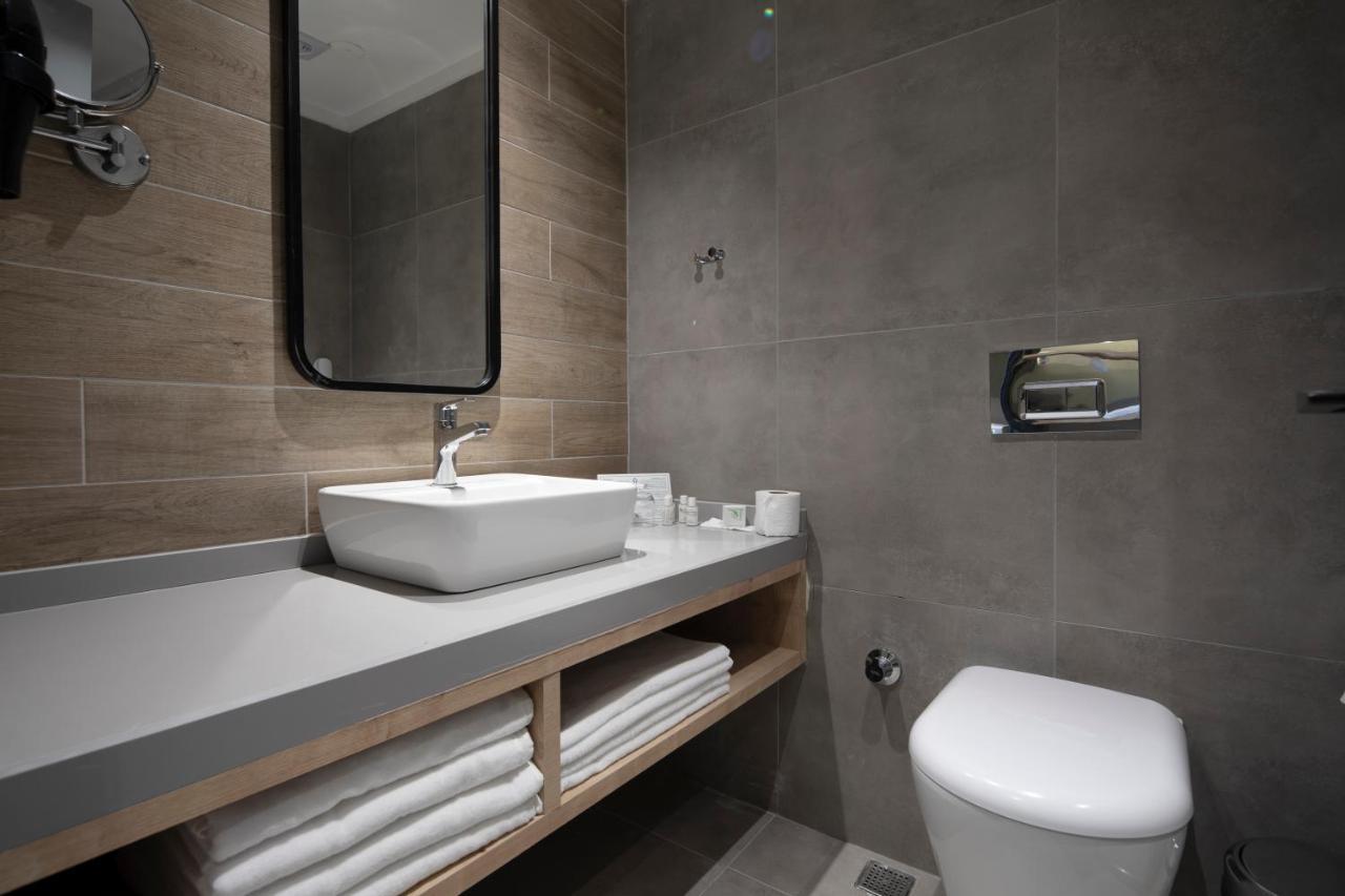 Standard Family Room,1323571987:JPEG